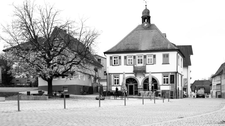 Comment devenir maire d’un petit village ? Étapes et conditions à connaître