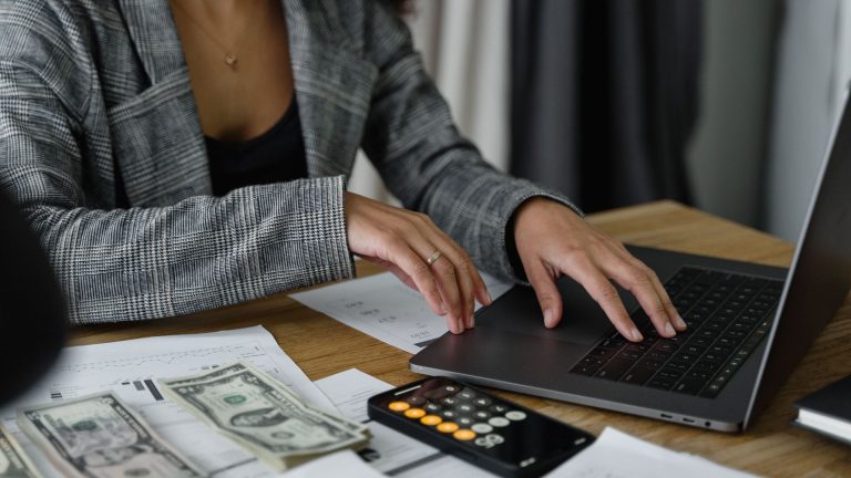 Expert-comptable en ligne : pilotez votre entreprise en temps réel