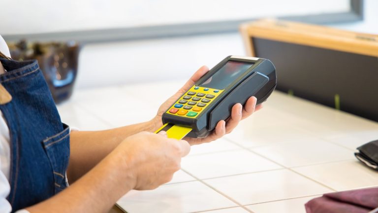 Tpe mobile ou fixe : quelle solution d’encaissement pour votre activité ?