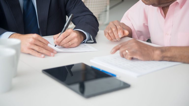 Doit-on déclarer un héritage venant de l’étranger ? règles et fiscalité